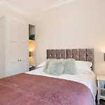 George Street Two - Uk2767